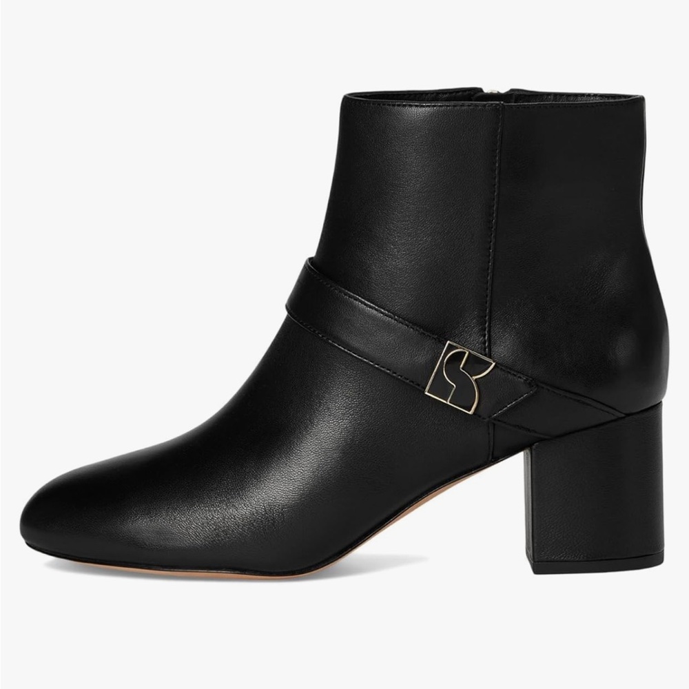 NEW
Kate Spade
• Dakota Nappa black
leather, zip up mid heeled bootie